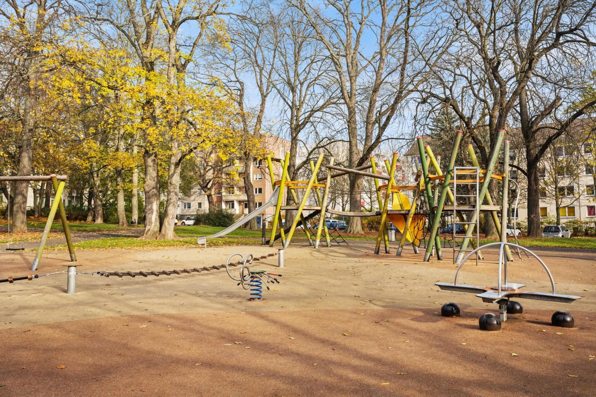 Edler Wohnraum Noble Stadtoase Mit Boxspringbett, Kaffeevollautomat, Lift & Parkplatz Chemnitz Dış mekan fotoğraf
