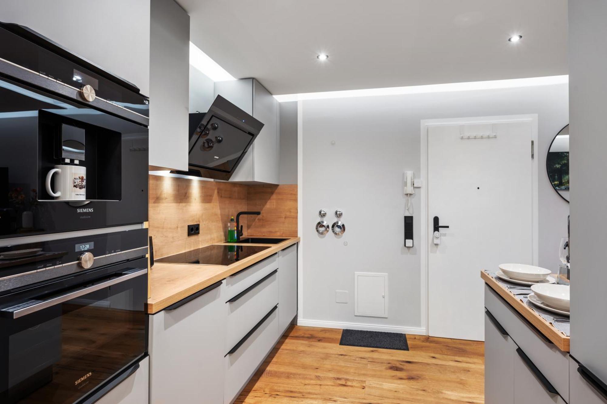 Edler Wohnraum Noble Stadtoase Mit Boxspringbett, Kaffeevollautomat, Lift & Parkplatz Chemnitz Dış mekan fotoğraf